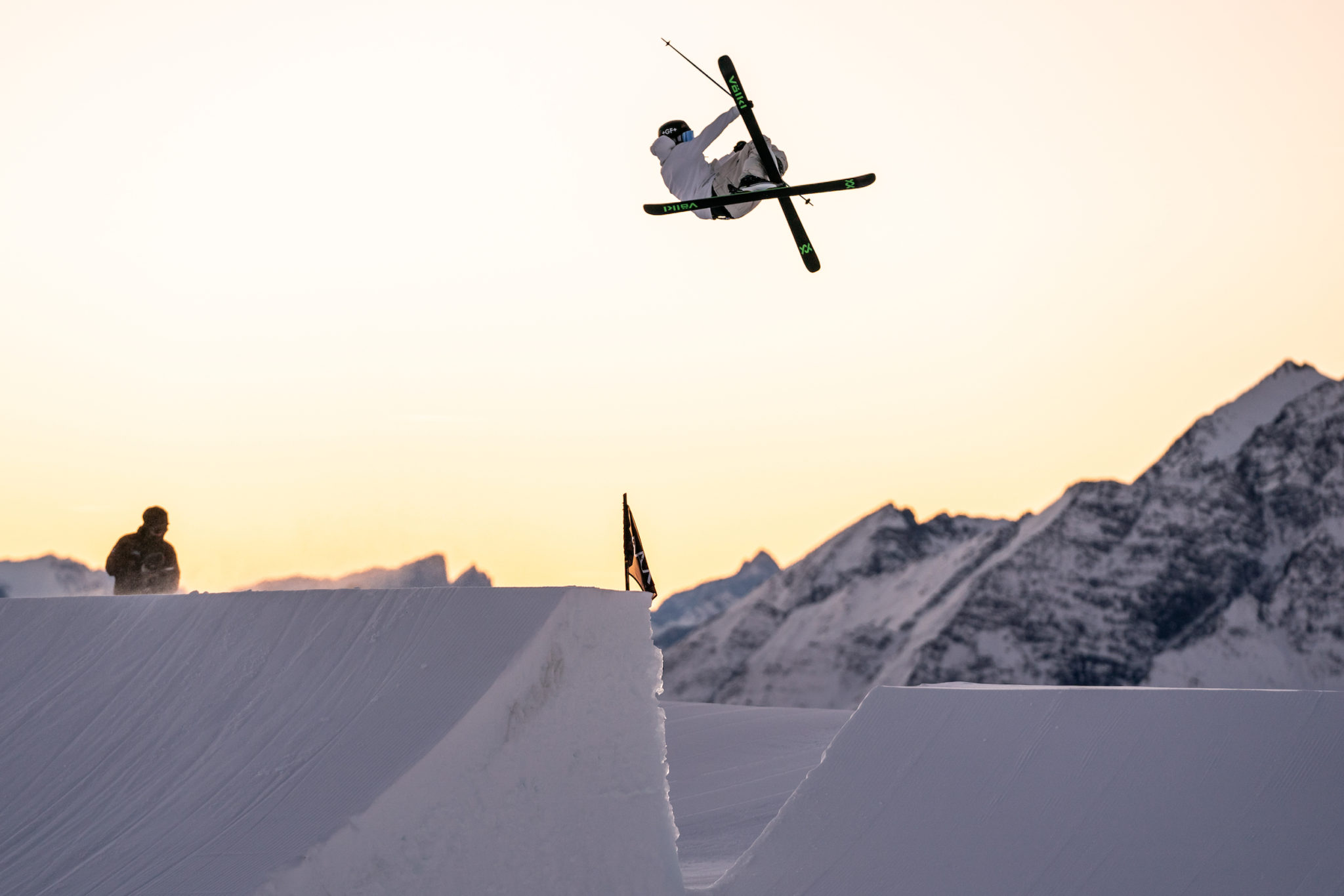 LAAX OPEN verkündet 2023 Datum und Zuwachs FIS Weltcup mit Snowboard